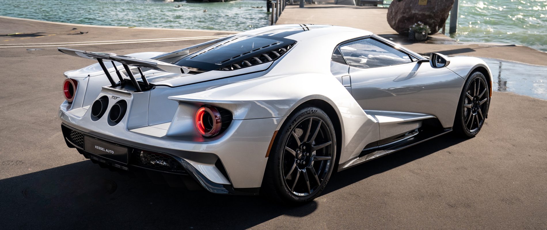 FordGT_1920 x 800_3