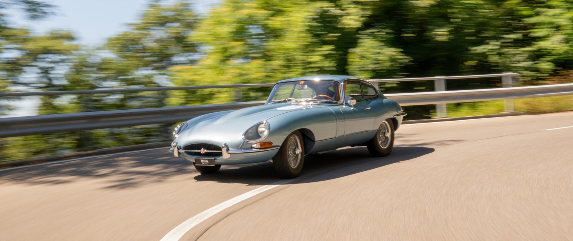 Jaguar E-Type_1920 x 800_