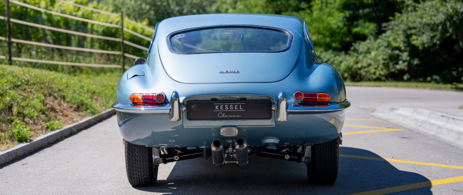 Jaguar E-Type_1920 x 800_3