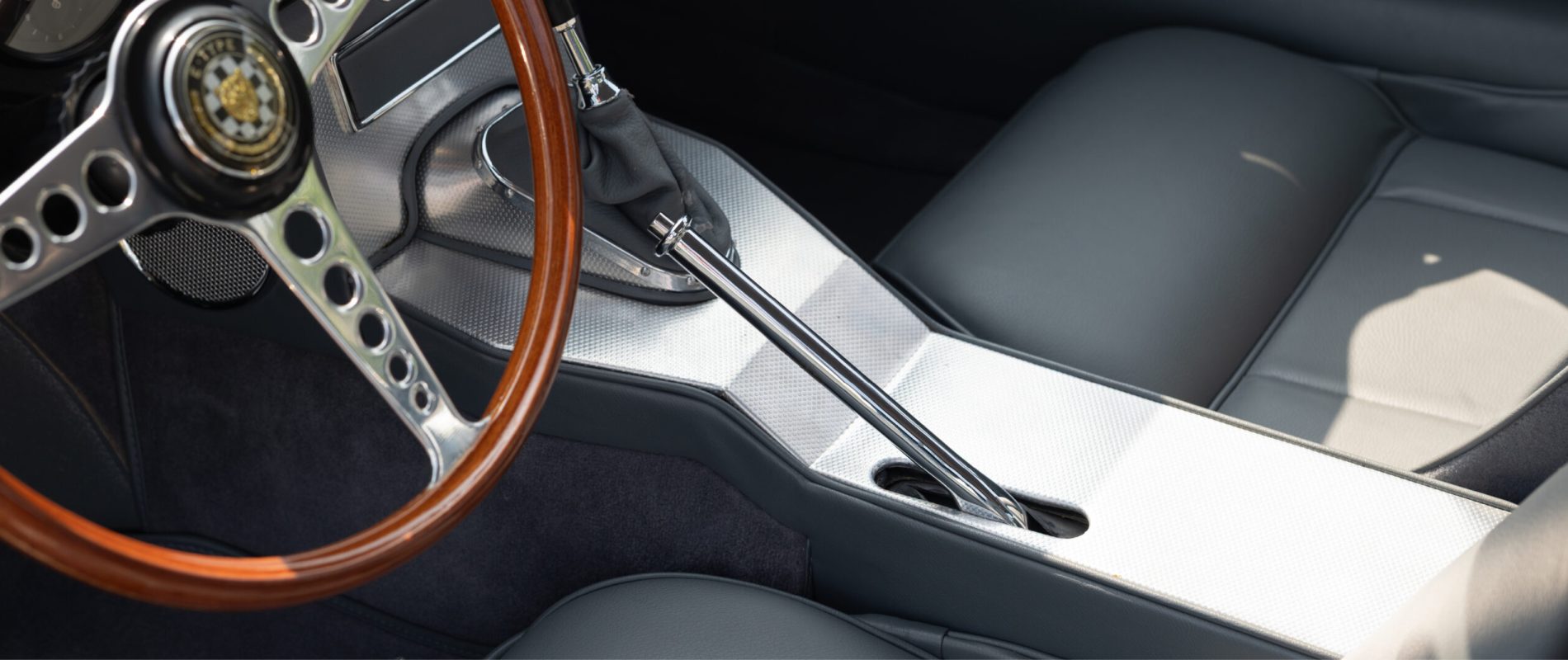 Jaguar E-Type_1920 x 800_5